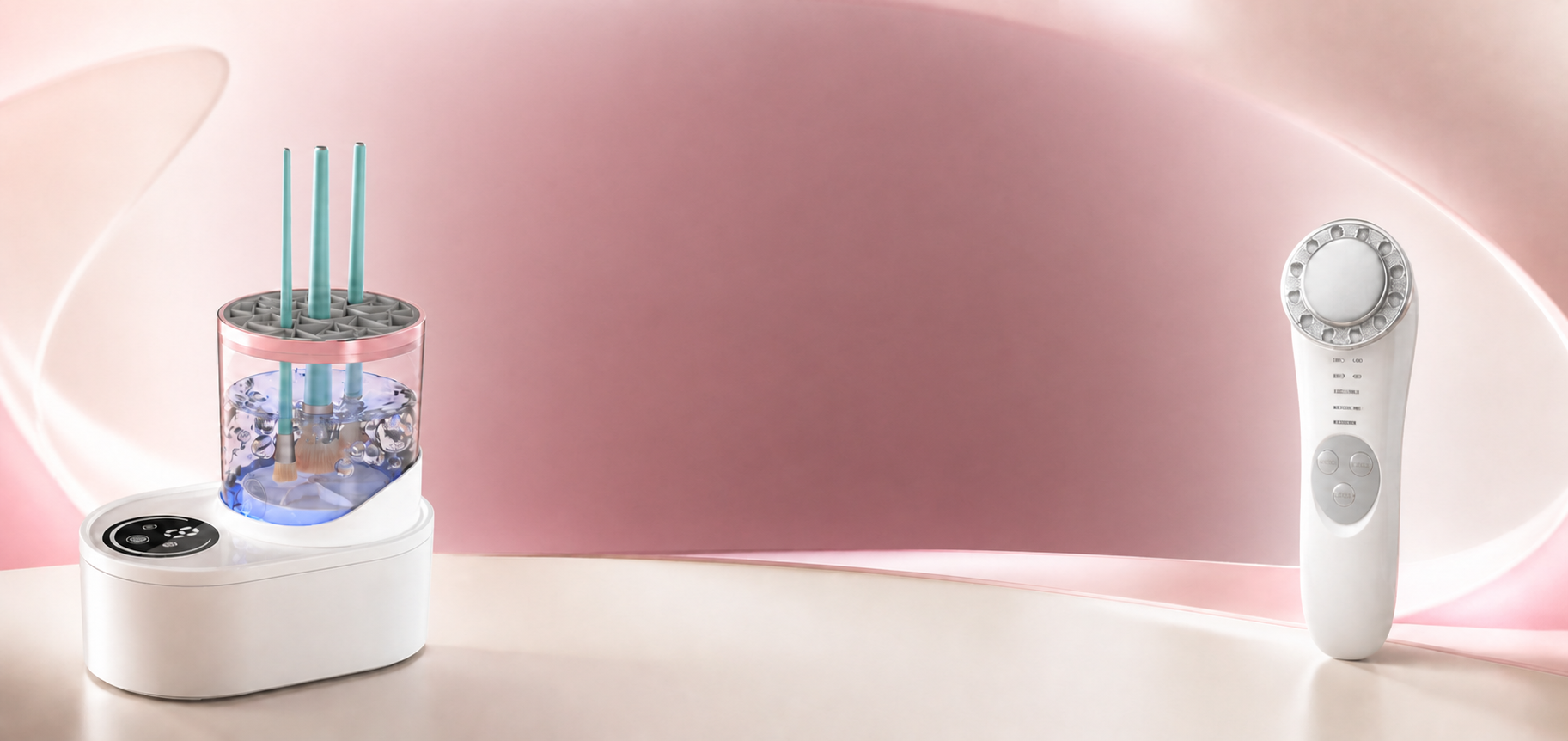 Norelyss Brush Spa y Norelyss Lift sobre fondo rosa perlado